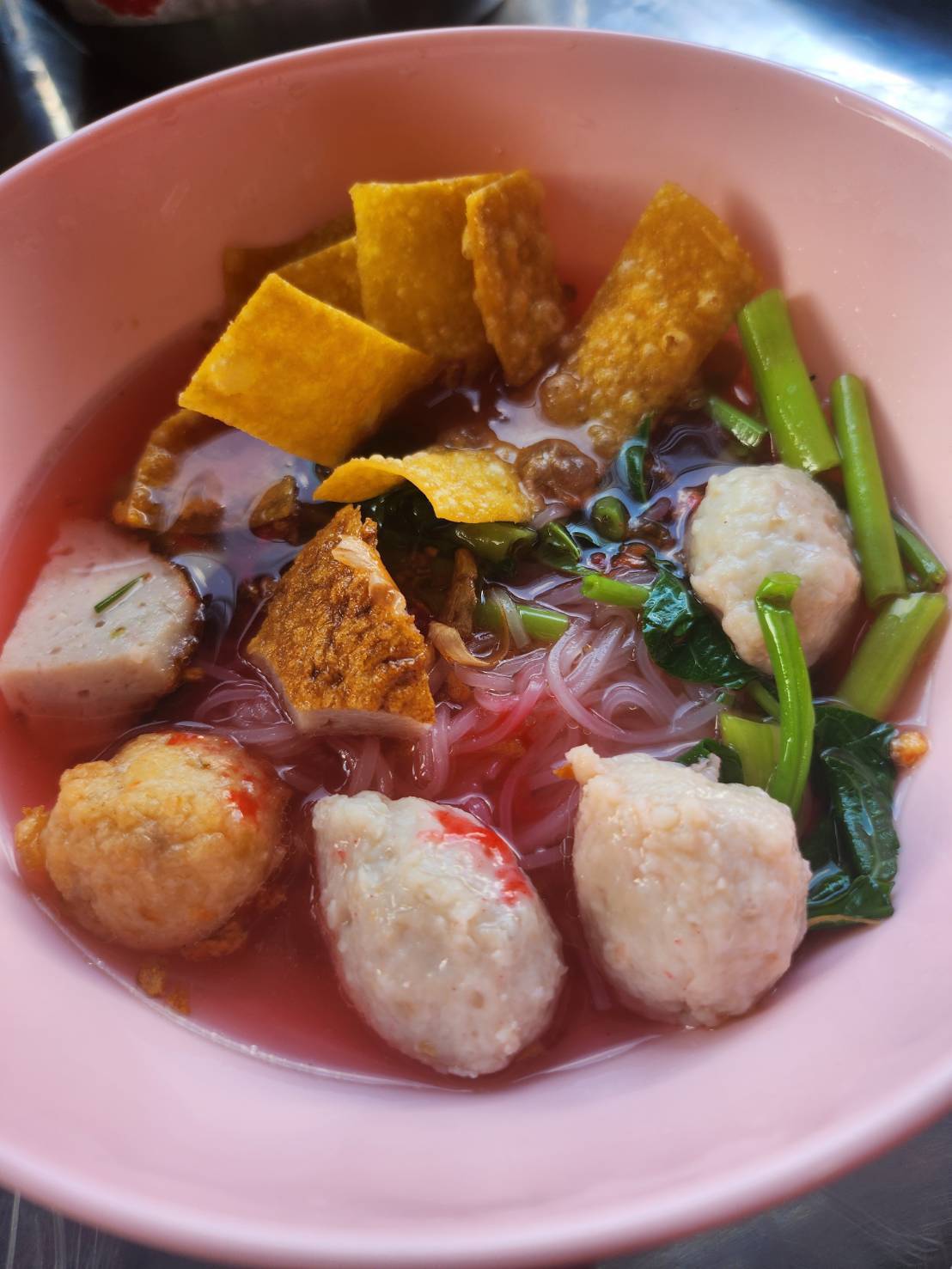 ก๋วยเตี๋ยวลูกชิ้นปลาเจ๊ปุ๊ย ห้าแยกพลับพลาชัย, ข้าวต้มแห้งคุณนิด สาขา เยาวราช X ก๋วยเตี๋ยวลูกชิ้นปลาเจ๊ส้ม, ลักตี๋ "六弟" บะหมี่เกี๊ยวทะเล เยาวราช, ห้องอาหารพูนเลิศ(เหลาะงาทิ้น)ข้าวหน้าไก่ห้าแยก, ข้าวต้มปลาตรอกถั่วงอก, ไก่บ้านพริกไทยดำ ห้าแยกพลับพลาไชย, ร้านอาหารครัวดอกไม้ขาว, ร้านไชยพราหมณ์ Made with Heart, ราดหน้า ท่ง ฮั่ว เฮง "เฮียตั๋ง", ข้าวต้มปลา by อุษณีย์, ตุ้ยนุ้ยอีทเทอรี่