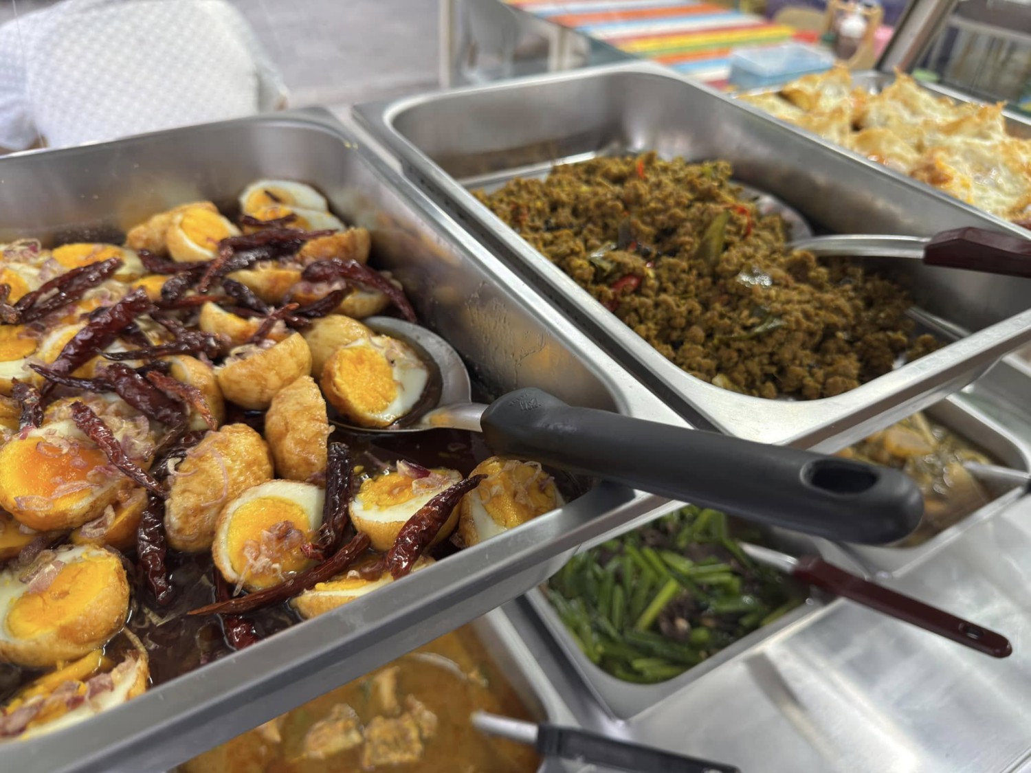เสียวหลัง, ตี๋ บุญส่ง, อร่อยติดลม Aroi Tidlom, ข้าวราดแกงอาหารตามสั่ง Cryboy, บ้านช่างลาซาล20,  รสทิพย์ ยอดผัก – บ้านหม้อ, ลืออำนาจโภชนา, Sea Breeze ซีฟู้ด