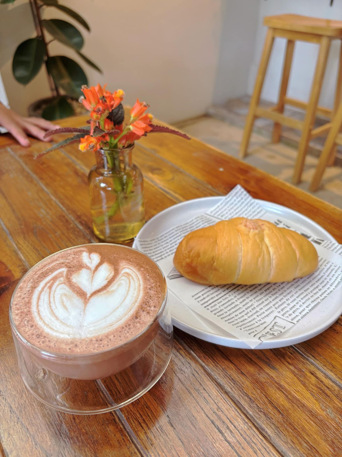 YOO CHAN CAFE, เล เกลือ คาเฟ่, Momentum Cafe, Sugar Dish Homemade Cake, แดดส่องคาเฟ่, Chan Cafe', URSular Cafe, ปูจ๋าคาเฟ่ จันทบุรี, บางเวลา กาแฟและแกลเลอรี่