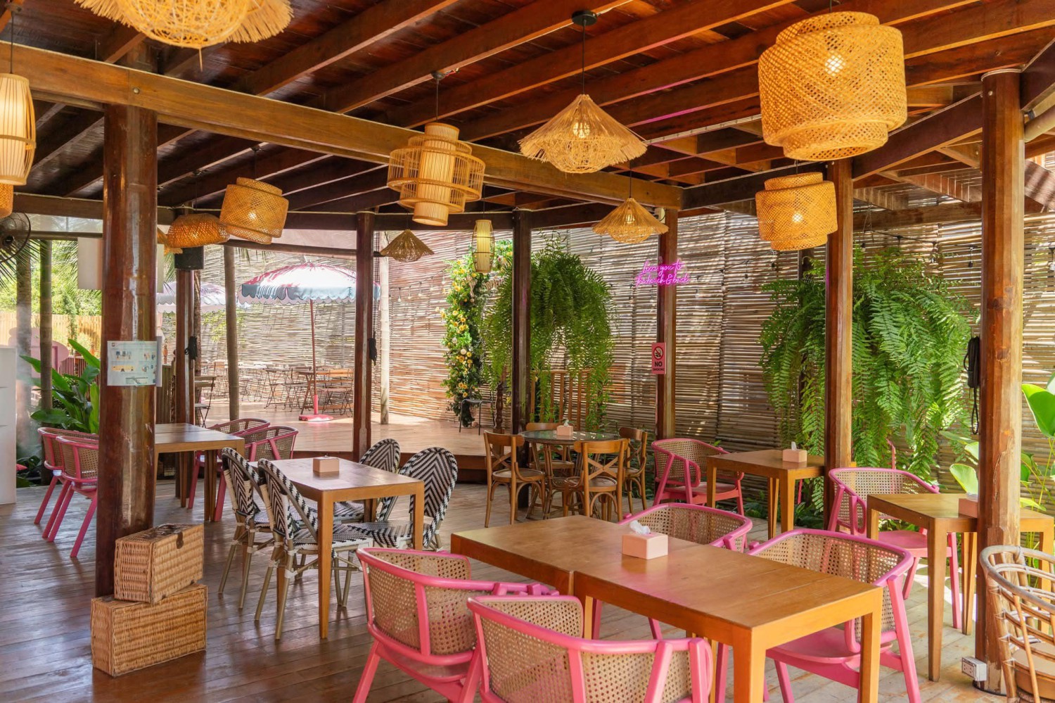 Air Space Hua Hin, ปลีกวิเวก คาเฟ่, After morning cafe, The Chocolate Factory HuaHin, DRIP RIM LAY, Top Seacret Beach Cafe, Molley coffee stand, RowHou8e Cafe' HuaHin106, 25 Monday cafe', S'more Cafe Huahin, Tree House Cafe', Wilaiwan Hua Hin