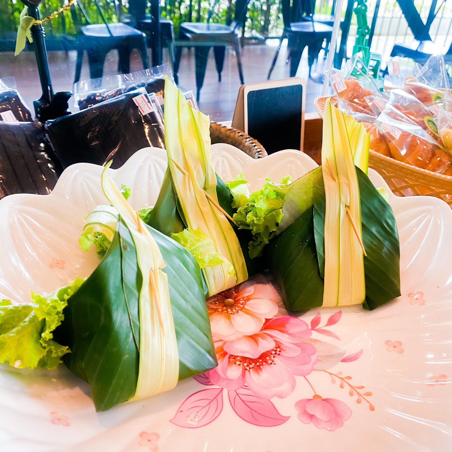 สะหวา, กลมกล่อม, ดอนญ่า, ต้นทาง, ครัวมะเรือง, ร้านข้าวต้ม 2500, เนินขุมทองการ์เด้นท์, นานหยวนบะหมี่เกี๊ยวกุ้ง, สาขากองบิน 56, ไก่ทอดเดชา, สาขาสนามบินหาดใหญ่, สบันงา, เหม่ยเหว่ย สาขาถนนสนามบิน, ร้านข้าวต้มมัดเนินขุมทอง คาเฟ่อาหารใต้