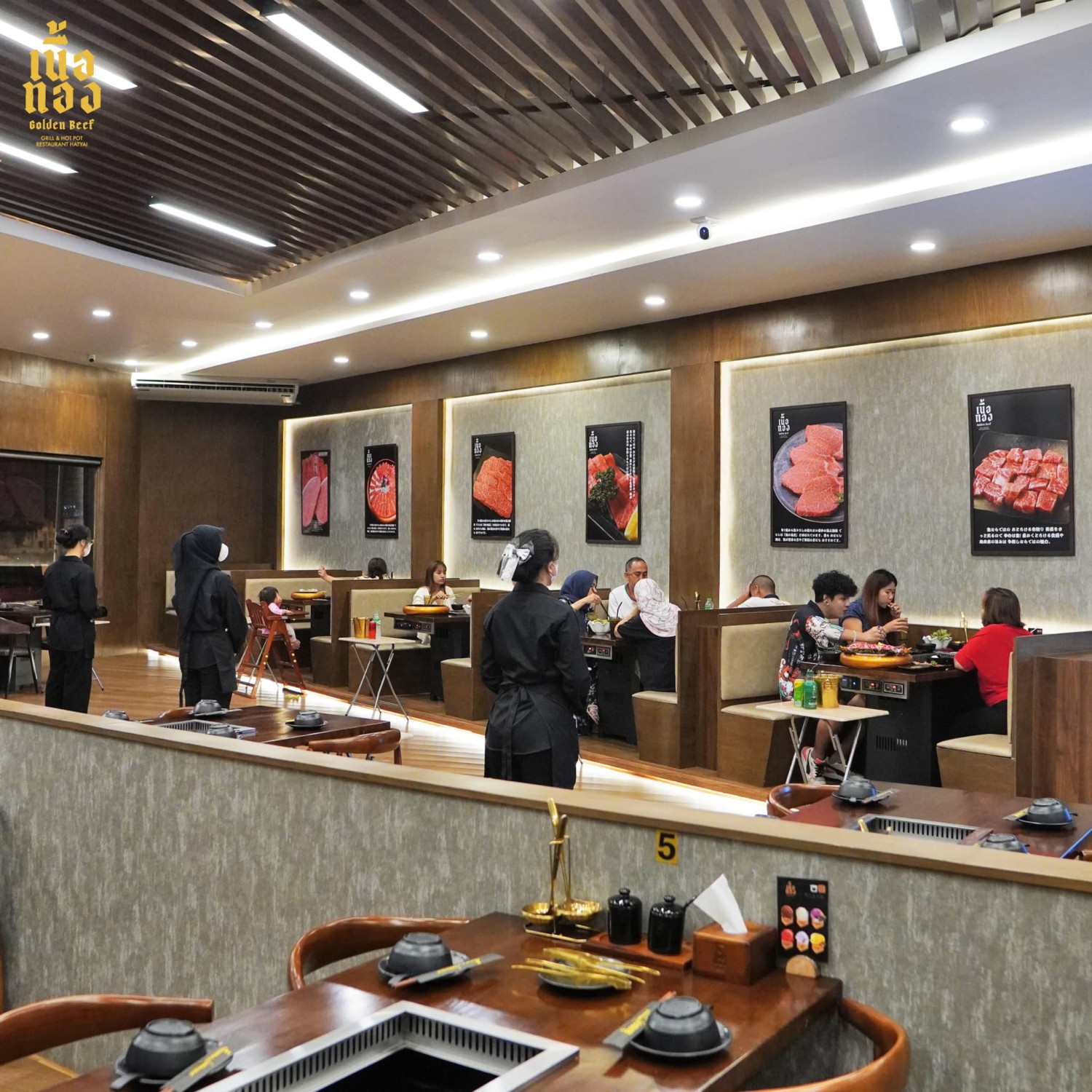 สะหวา, กลมกล่อม, ดอนญ่า, ต้นทาง, ครัวมะเรือง, ร้านข้าวต้ม 2500, เนินขุมทองการ์เด้นท์, นานหยวนบะหมี่เกี๊ยวกุ้ง, สาขากองบิน 56, ไก่ทอดเดชา, สาขาสนามบินหาดใหญ่, สบันงา, เหม่ยเหว่ย สาขาถนนสนามบิน, ร้านข้าวต้มมัดเนินขุมทอง คาเฟ่อาหารใต้