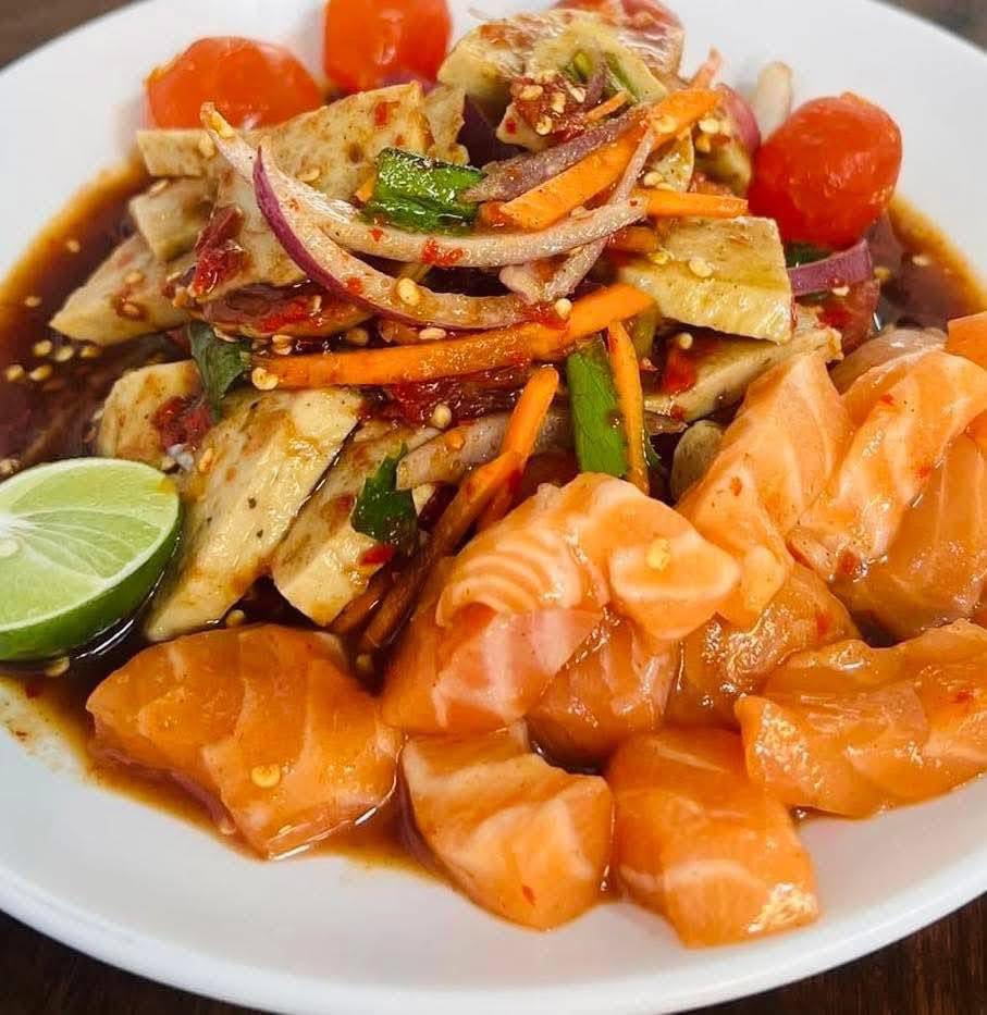 GREENSMOKED, ยำปูม้าเจ็ดยอด, สาขาเชียงใหม่, Izakaya Okada, ข้าวต้มย้ง, ข้าวต้มชาววัง, ขนมจีนสันป่าข่อย, ลาบบังเกอร์ by ช.ช้าง, ไก่ทอดเที่ยงคืน, สาขา 2.3 บ้านมอญ, หมี่กระดาษ ตลาดช้างเผือก, เต๋อตำยำระเบิด เชียงใหม่, มาม่าฟ้าธานี เชียงใหม่, ข้าวต้มแดง2 ข้างวัดแสนฝาง, อ๋องทิพย์รส