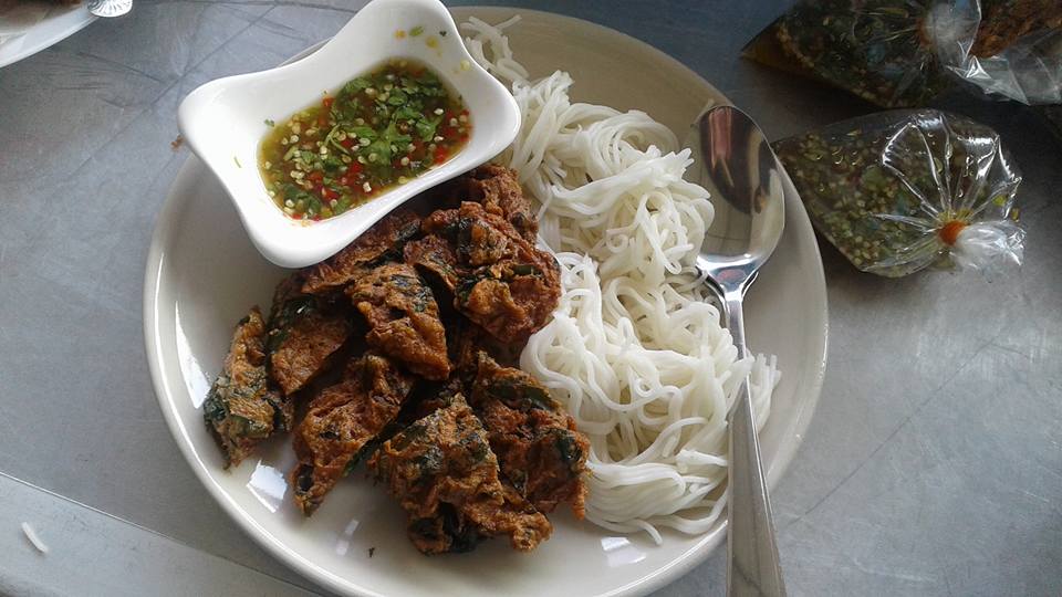 ผัดไท ท่ายาง, เจียมเลี้ยงเซี้ย, เจ๊กเม้ง ก๋วยเตี๋ยวเนื้อต้นตำรับเพชรบุรี, โอวทึ้ง นายกี๋, ครัวป้าเฉลียว, ครัวไข่มุก สะพานปลา ชะอำ, ขนมจีน ทอดมัน ท่งเชียง, พวงเพชร, ทรายทอดมัน บขส.เก่า, ข้าวแช่ป้าเอื้อน หน้ากาชาด เพชรบุรี, เจ๊แดงบางควาย, ร้านอาหารบ้านป้าองุ่น "ร้านเก่า 50 ปี", บ้านยายกับตา, ก๋วยเตี๋ยวเนื้อ &amp; ไก่ “แดงโรงฝ้าย”ตรงข้ามปั้มมานิต 