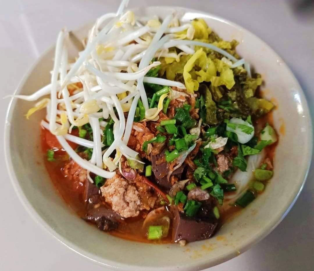 Moungngwezin, หมี่เกี๊ยวมากองต้า ลำปาง, Memory Cafe &amp; Guesthouse, At One กาดกองต้า, ร้านขนมจีนต้นมะดันลำปาง, Pang suree art home