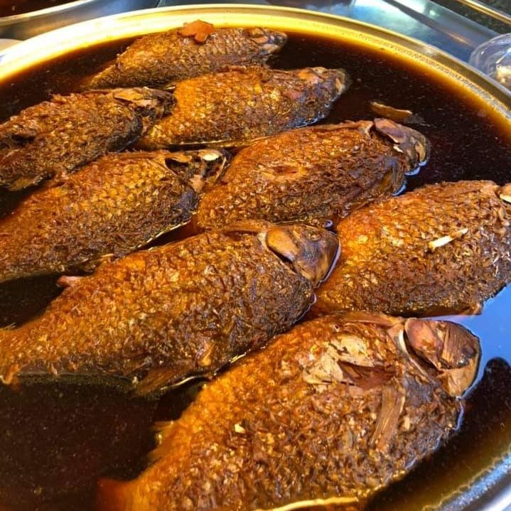 เป็ดพะโล้นายหนับ ตลาดน้ำดอนหวาย, ปังพอนด์_ดอนหวาย, ครัวบ้านเตี่ย ตลาดน้ำวัดดอนหวาย, แพสุวรรณรัตน์ ตลาดริมน้ำดอนหวาย, เป็ดพะโล้นายโอ, เพชรเบเกอรี่, ปลาต้มเค็มป้าต้อย (ตลาดดอนหวาย), ขนมชั้น แสงดาว, ตลาดริมน้ำวัดดอนหวาย จ.นครปฐม, ร้านขนมสอดไส้ผู้พัน - ตลาดน้ำดอนหวาย, ขนมหวานเจ๊โส่ย..ตลาดดอนหวาย, ศรียาภัย ไอศครีมกะทิสด, ขนมตาลป้าไข่, ขนมไทย เจิมทอง ตลาดดอนหวาย, ร้านขนมมุสลิมโบราณ786 ขนมฝักบัว, ขนมเบื้องญวน ขนมหม้อแกงถั่ว, ไข่เค็มป้ายม, นิด หมี่กรอบมันกุ้ง, ร้านกวยจั๊บนายตือ ดอนหวาย