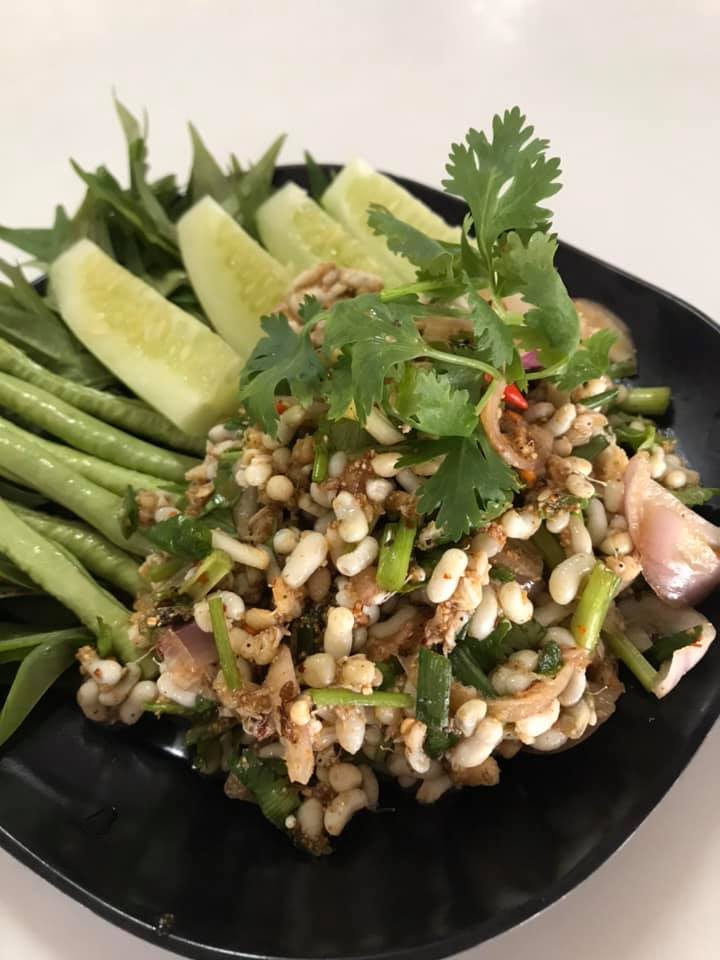 แคลิฟอร์เนียลาบก้อย &amp; เนื้อวัวสด, หลังวัง, เป็ดย่างคูเมือง, ร้านเป็ดย่างคูเมือง เปิดบริการตามปกติ ทุกวัน 08.00-18.00 น., สอบถามเพิ่มเติม โทร. 093-484-8687, จิ้งนำ ขาหมู, ไก่ย่างสีดา, มีไฮมีนา, ร้านอีสาน ประตูนำชัย, บุรีรัมย์เป็ดย่าง, ร้านอาหารตรี คาเฟ่ แอนด์ เรสเตอรองต์, สองพี่น้อง