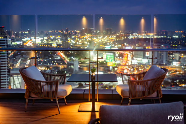 Midwinter, Dandelion Bake Studio, Cafe Reverie, Portobello & Désiré, Level 50 by SEE FAH, Siam Yacht Club, Blue Sky, at Centara Grand, Mezzaluna Restaurant