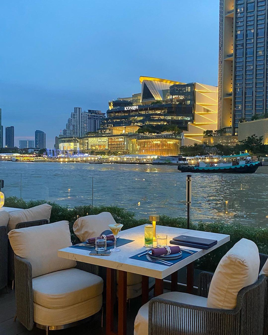 Midwinter, Dandelion Bake Studio, Cafe Reverie, Portobello & Désiré, Level 50 by SEE FAH, Siam Yacht Club, Blue Sky, at Centara Grand, Mezzaluna Restaurant