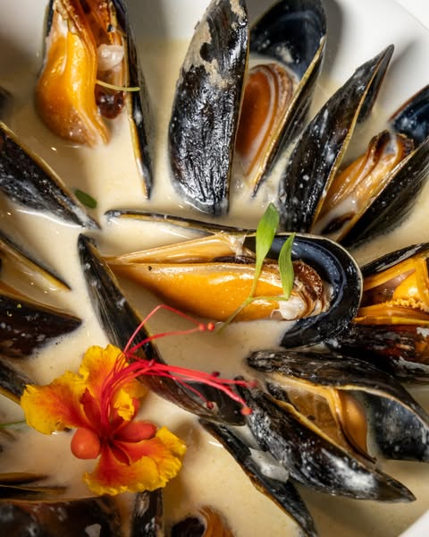 Midwinter, Dandelion Bake Studio, Cafe Reverie, Portobello & Désiré, Level 50 by SEE FAH, Siam Yacht Club, Blue Sky, at Centara Grand, Mezzaluna Restaurant