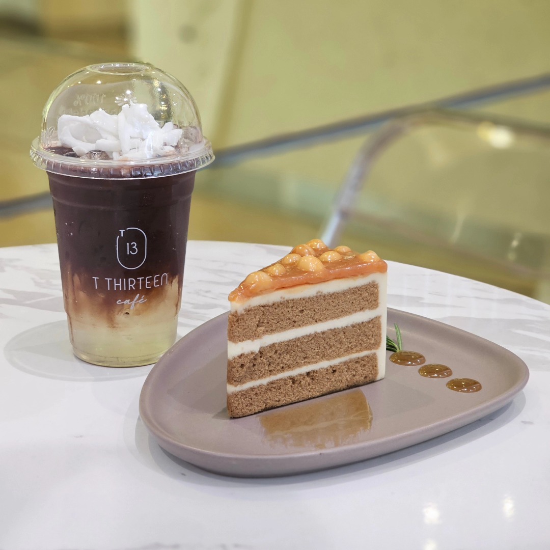 Unplan, ma na cafe', ปลาชุม : Plachum Café & Bistro, Nava House Café - นาวา เฮ้าส์ คาเฟ่, Coffee 123, FarmVille Chachoengsao, บ้านพระจันทร์เวียน, กรีนวิลล์ ผักสลัดเสิร์ฟจากฟาร์ม , D•presso cafe, Baan Melon Desert, Red Cat Cafe ตลาดบ้านใหม่, Lifehouse Cafe & Kitchen, T13 Café