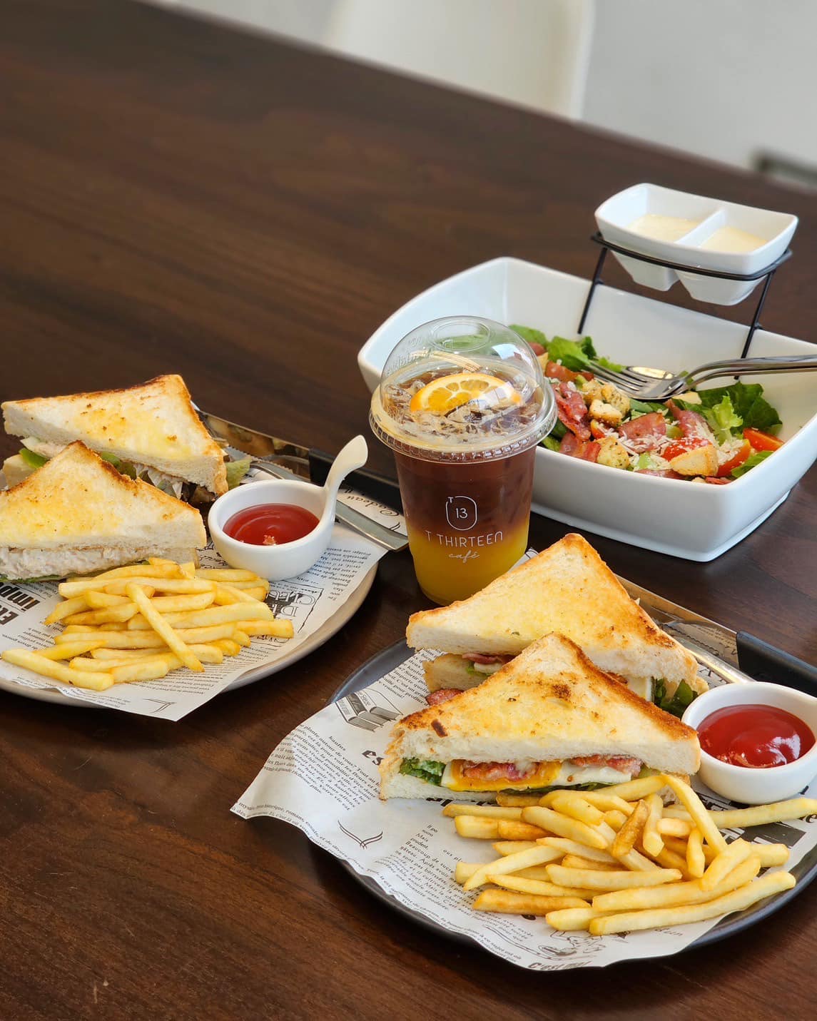 Unplan, ma na cafe', ปลาชุม : Plachum Café & Bistro, Nava House Café - นาวา เฮ้าส์ คาเฟ่, Coffee 123, FarmVille Chachoengsao, บ้านพระจันทร์เวียน, กรีนวิลล์ ผักสลัดเสิร์ฟจากฟาร์ม , D•presso cafe, Baan Melon Desert, Red Cat Cafe ตลาดบ้านใหม่, Lifehouse Cafe & Kitchen, T13 Café