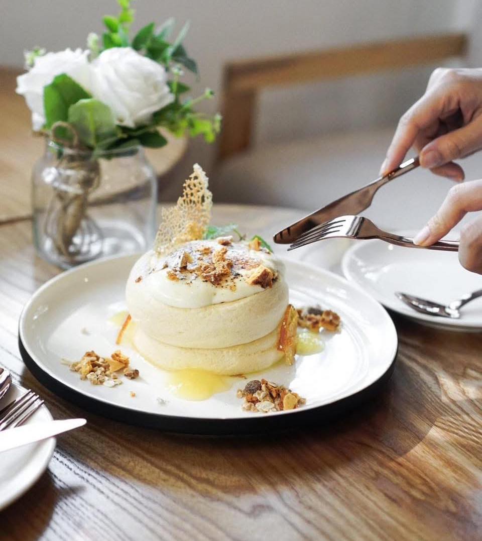 บ้านสวย ในสวน, Siam Brasserie , The Treehouse Nongchok, Natura Cafe, BaanNaiSuan Cafe&Yoga, Patom, Portobello & Désiré, ครัวบ้านสวนสุวรรณ, ร้านอาหารฐิตารีย์ สวนรถไฟ จตุจักร, บ้านสวน อบอวลรัก