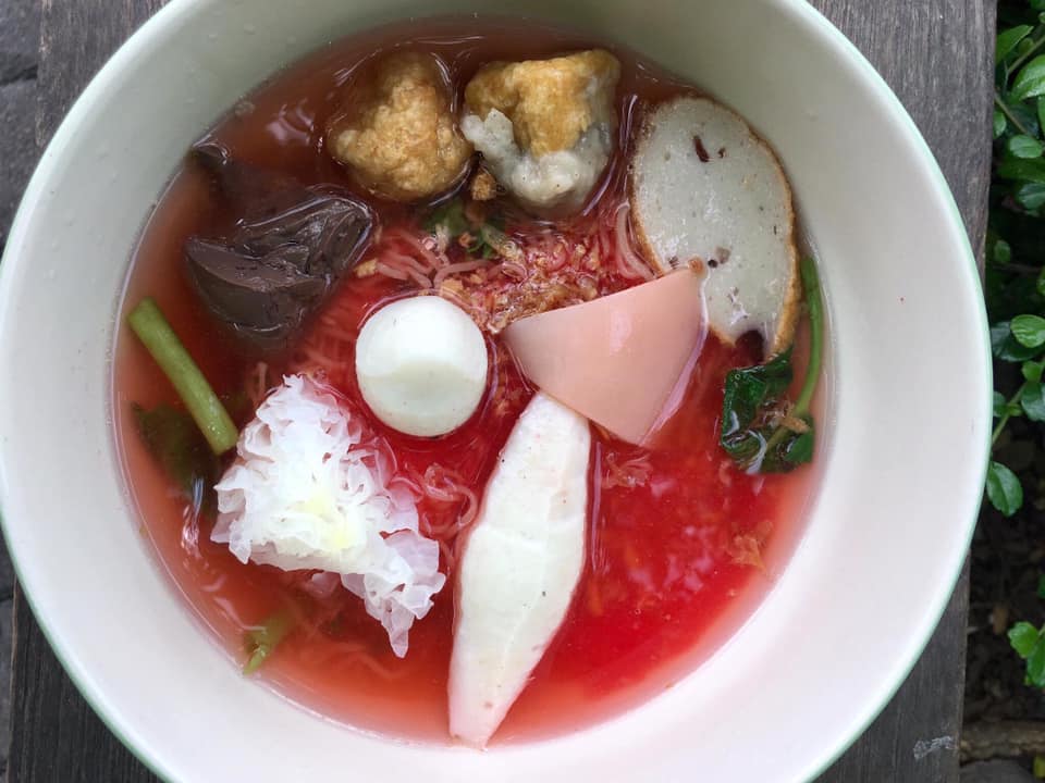 เย็นตาโฟรสเด็ดโบสถ์แม่พระฟาติมา, เย็นตาโฟ คอนแวนต์, อู๋ เย็นตาโฟประตูผี, ร้านไทยรุ่งเรืองเย็นตาโฟเจริญผล, ศาลาแดงเย็นตาโฟ, ปุ๊ เย็นตาโฟ, เตี้ยเย็นตาโฟ, ชาละวันเย็นตาโฟ, เฮียตี๋ ก๋วยเตี๋ยวลูกชิ้นปลาเย็นตาโฟเยาวราชลาดพร้าววังหิน, จิระเย็นตาโฟ, โฟพ่นไฟ, พัวกี่, นายอ้วนเย็นตาโฟเสาชิงช้า, เจ๊อี่ เย็นตาโฟ ต้มยำ, ก๋วยเตี๋ยวเย็นตาโฟพี่หมู รสเด็ด, เม้งโภชนา ปิ่นเกล้า ลูกชิ้นปลา, เจ๊น้อยเย็นตาโฟ พระราม4, เย็นตาโฟ62, ใช่ เตี๋ยวปลา, เย็นตาโฟโพธาราม, เจ้อ้วนเย็นตาโฟ Jeauan yentafo, เย็นตาโฟฮ่องเต้ ศรีย่าน, เย็นตาโฟป้าเสนา เล้งแซ่บ, เพ้งเย็นตาโฟเจ้าเก่า ตลาดห้วยขวาง