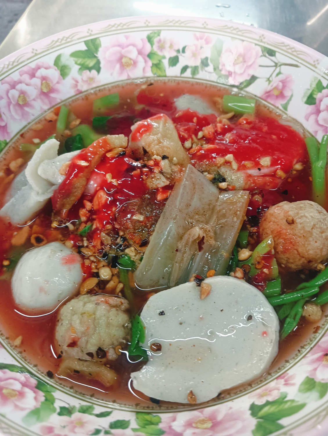 เย็นตาโฟรสเด็ดโบสถ์แม่พระฟาติมา, เย็นตาโฟ คอนแวนต์, อู๋ เย็นตาโฟประตูผี, ร้านไทยรุ่งเรืองเย็นตาโฟเจริญผล, ศาลาแดงเย็นตาโฟ, ปุ๊ เย็นตาโฟ, เตี้ยเย็นตาโฟ, ชาละวันเย็นตาโฟ, เฮียตี๋ ก๋วยเตี๋ยวลูกชิ้นปลาเย็นตาโฟเยาวราชลาดพร้าววังหิน, จิระเย็นตาโฟ, โฟพ่นไฟ, พัวกี่, นายอ้วนเย็นตาโฟเสาชิงช้า, เจ๊อี่ เย็นตาโฟ ต้มยำ, ก๋วยเตี๋ยวเย็นตาโฟพี่หมู รสเด็ด, เม้งโภชนา ปิ่นเกล้า ลูกชิ้นปลา, เจ๊น้อยเย็นตาโฟ พระราม4, เย็นตาโฟ62, ใช่ เตี๋ยวปลา, เย็นตาโฟโพธาราม, เจ้อ้วนเย็นตาโฟ Jeauan yentafo, เย็นตาโฟฮ่องเต้ ศรีย่าน, เย็นตาโฟป้าเสนา เล้งแซ่บ, เพ้งเย็นตาโฟเจ้าเก่า ตลาดห้วยขวาง