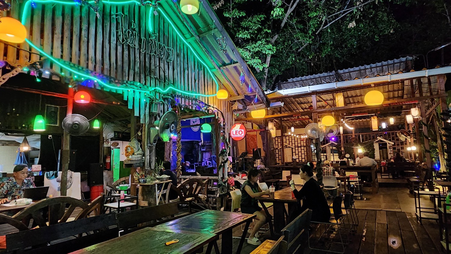 9 Salads ร้านอาหารนายน์สลัด, Kojiro Japanese Cuisine, ตามใจปรารถนา - As You Wish, Mychef Box, Suzuran sushi, บ้านสวย ในสวน, ครัวไผ่เขียว, สวนอาหารริมน้ำอนุสรา เลควิว 18, จุ่มดาดโพนยางคำ, สาขารามอินทรา 40, Blacksugar CAFE BKK, ร้าน นาย ต.เนื้อตุ๋น-วัชรพล, @19Food&Farm, ซินจ่าวอาหารเวียดนาม, Chocolate Ville, Sushi Ken Ken, ครัว แสงดาวเสือ, บึงนวมินทร์, Stitch & Hammer Cafe, Hiro Keki Thailand