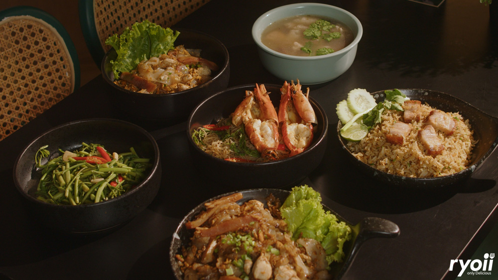 NARA Thai Cuisine, ธธดา TH•TH•DAH, Marie Guimar, อรุณ, Phuket Town Restaurant, บ้านรับรอง, ต้นเครื่อง, Ruen Noppagao - ร้านอาหารเรือนนพเก้า, บ้านไอซ์, กลางซอย, อ้อยหวาน, Simmer by Praha , Ther Dining & Bar, Na Bowon ณ บวร, คุณเอียดชาววัง & ANYA Cafe', Supanniga Eating Room, สาขาท่าเตียน