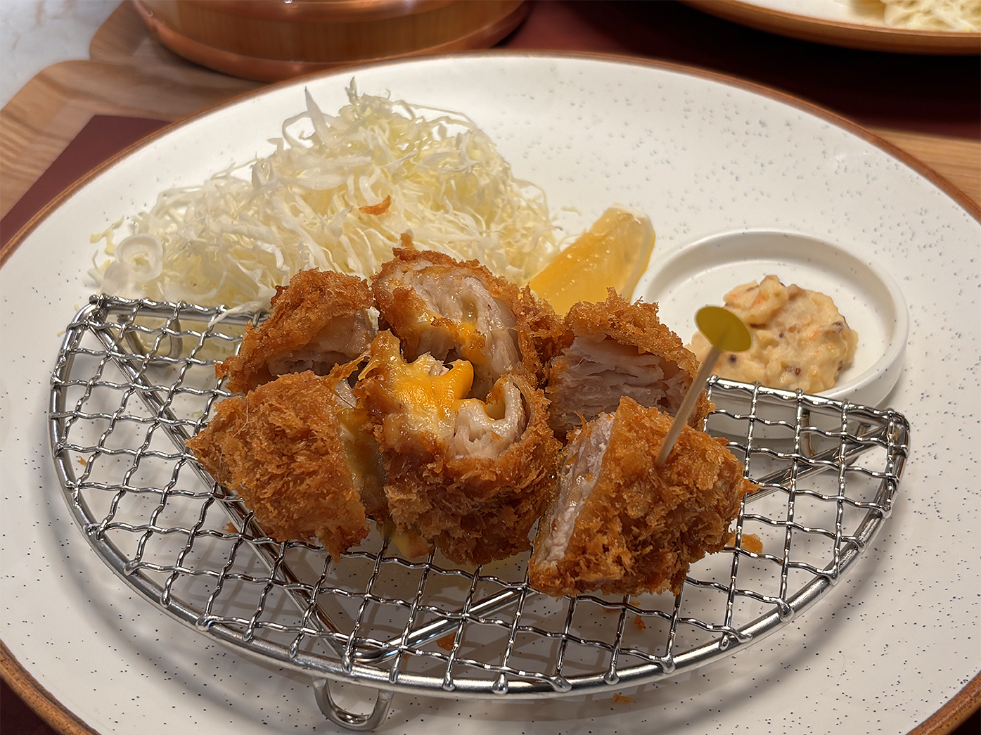 อู้วว์ ทงคัตสึ, Katsura Pork Cutlet Bar, Freddie Ricecurry, สาขาป้อมพระสุเมรุ, Bekku Tonkatsu, Tonkatsu Wako, สาขาสยามเซ็นเตอร์, Maisen Thailand, Saboten Thailand, Hamakatsu Thailand, Aso Tonkatsu