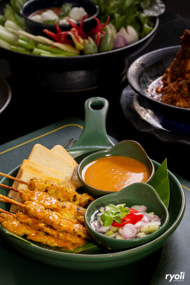 NARA Thai Cuisine, ธธดา TH•TH•DAH, Marie Guimar, อรุณ, Phuket Town Restaurant, บ้านรับรอง, ต้นเครื่อง, Ruen Noppagao - ร้านอาหารเรือนนพเก้า, บ้านไอซ์, กลางซอย, อ้อยหวาน, Simmer by Praha , Ther Dining & Bar, Na Bowon ณ บวร, คุณเอียดชาววัง & ANYA Cafe', Supanniga Eating Room, สาขาท่าเตียน