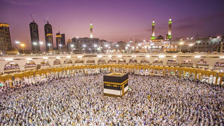Ilustrasi haji, Apa itu haji furoda?, Perbedaan haji furoda dan plus, Estimasi biaya haji furoda 2025, Perbandingan biaya furoda 2025 dan lainnya, Durasi waktu haji furoda, Cara daftar haji furoda
