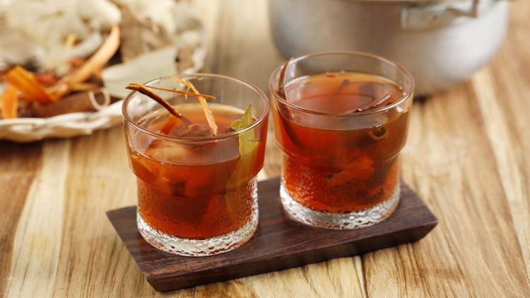 Ilustrasi wedang, 1. Resep power of six untuk kolesterol, 2. Resep ultimate kunyit, 3. Resep wedang jahe untuk nyeri sendi, 4. Resep wortel dan jahe, 5. Resep ramuan ultimate wortel