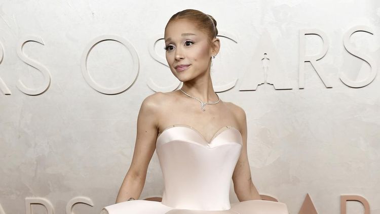 Ariana Grande arrives at the Oscars on Sunday&amp;comma; March 2&amp;comma; 2025&amp;comma; at the Dolby Theatre in Los Angeles&amp;period; &amp;lpar;Photo by Richard Shotwell&amp;sol;Invision&amp;sol;AP&amp;rpar;, 1. Intermittent fasting, 2. Plant-based diet , 3. 80/20, 5. Diet paleo