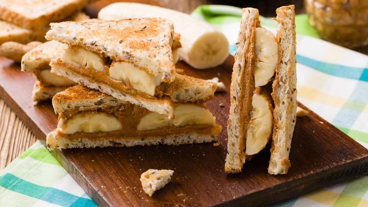 Ilustrasi sandwich pisang, 1. Resep makaroni keju, 2. Resep nasi uduk menggunakan rice cooker, 3. Resep nasi kuning, 4. Resep tempe woku menggunakan microwave, 5. Resep sandwich pisang karamel