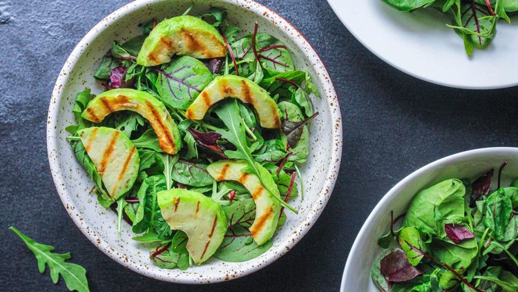Ilustrasi salad, 1. Resep makanan pencegah kanker, 2. Resep sup perontok lemak, 3. Resep minuman pencegah kanker, 4. Resep ultimate detoks pare, 5. Resep obat luar (lulur)