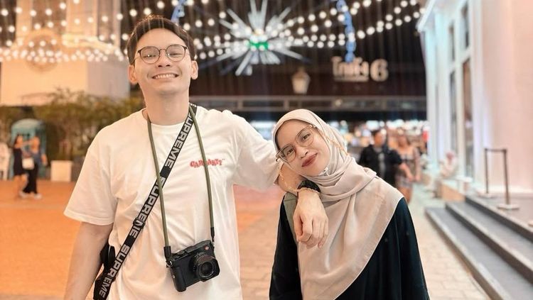 Ben Kasyafani dan Istri, 1. Manfaat Mengenalkan Cerita Fiksi seperti Kisah Jumbo untuk Si Kecil dari Perspektif Psikologi, 2. Cara Mengecek DBD pada Anak dan Bayi, Jangan sampai Terlambat!, 3. 9 Th Menikah, Intip Kebersamaan Ben Kasyafani dan Ines Nabila saat Liburan di Bangkok, 4. Potret 4 Anak Nia Paramitha yang Sudah Dewasa, Berkarier Jadi Aktor hingga Penyanyi, 5. 5 Potret Pernikahan Ailee & Choi Sihun Bintang Single's Inferno Season 1