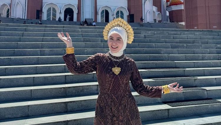 Ayana Moon, 1. Kenapa Ada Benjolan di Payudara? Ketahui Kondisi yang Perlu Diperiksa Dokter, 2. 10 Cara Hamil Anak Kembar, Alami hingga Melalui Promil untuk Anak Laki-laki dan Perempuan, 3. Viral Remaja Putri Jadi Sorotan Usai Debat dengan Dedi Mulyadi soal Larangan Wisuda Sekolah, 4. 5 Potret Ayana Moon Selebgram Korea Mualaf Kunjungi Makassar, Cicipi Coto hingga Mie Titi, 5. 5 Potret Song Sui Pemeran Hantu Air di Drakor The Haunted Palace, Aslinya Cantik Memesona