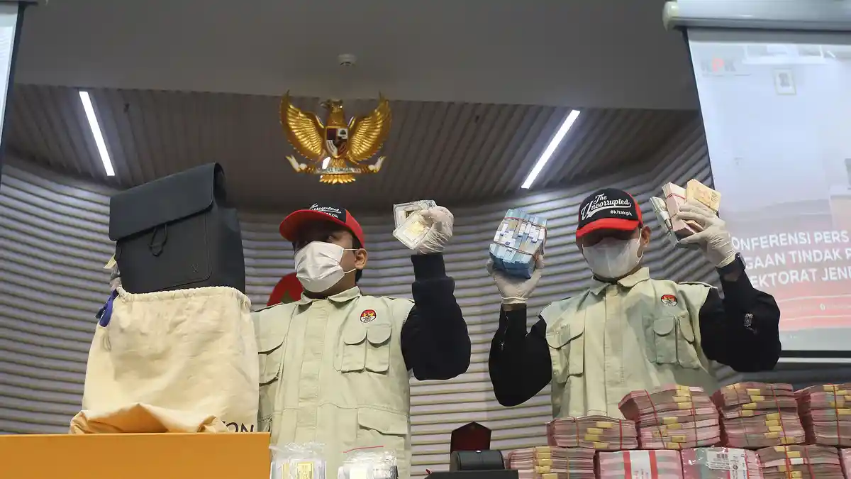 Bea Cukai, Pajak, Operasi Tangkap Tangan, Pengadilan, korupsi, KPK Ungkap Tiga Skandal Korupsi dalam 48 Jam di Bea Cukai, Pajak, dan Pengadilan