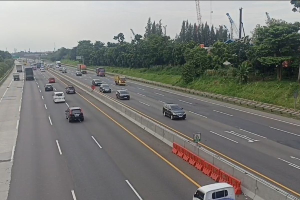 jalan tol, phantom traffic, kecepatan, pengguna jalan, Jalan Tol Macet Tanpa Alasan? Kenali Phantom Traffic
