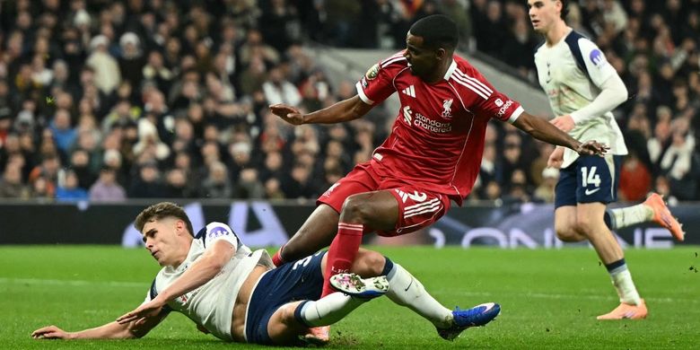 Arne Slot, Mohamed Salah, Liverpool, Premier League, Piala Afrika, Liga Inggris, Alexander Isak, Arne Slot Puji Mohamed Salah dan Optimistis Liverpool Tutup Musim dengan Prestasi