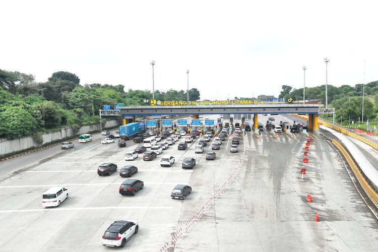 lalu lintas, Jabotabek, Trans-Jawa, kendaraan, Cikampek Utama, Imlek, Libur Imlek, Kendaraan Keluar Jabotabek Meningkat