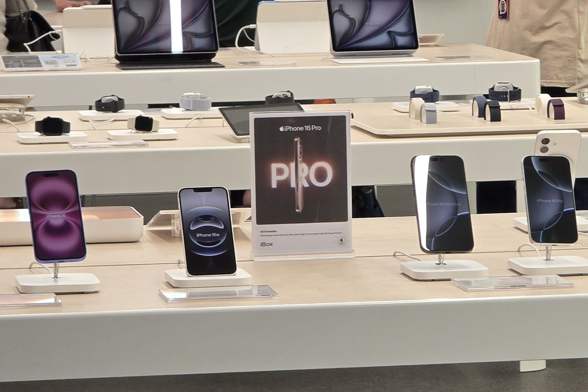 harga iPhone, harga iPhone terbaru, Daftar Harga iPhone Hari Ini 11 Januari 2026, iPhone 13 hingga iPhone Air Turun Harga