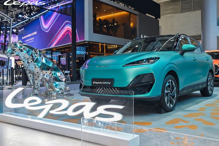 Jakarta Fashion Week, Lepas, Lepas L8 PHEV, Lepas E4 EV, Lepas Gandeng JFW 2027, Perkuat Posisi Sebagai Brand EV Lifestyle