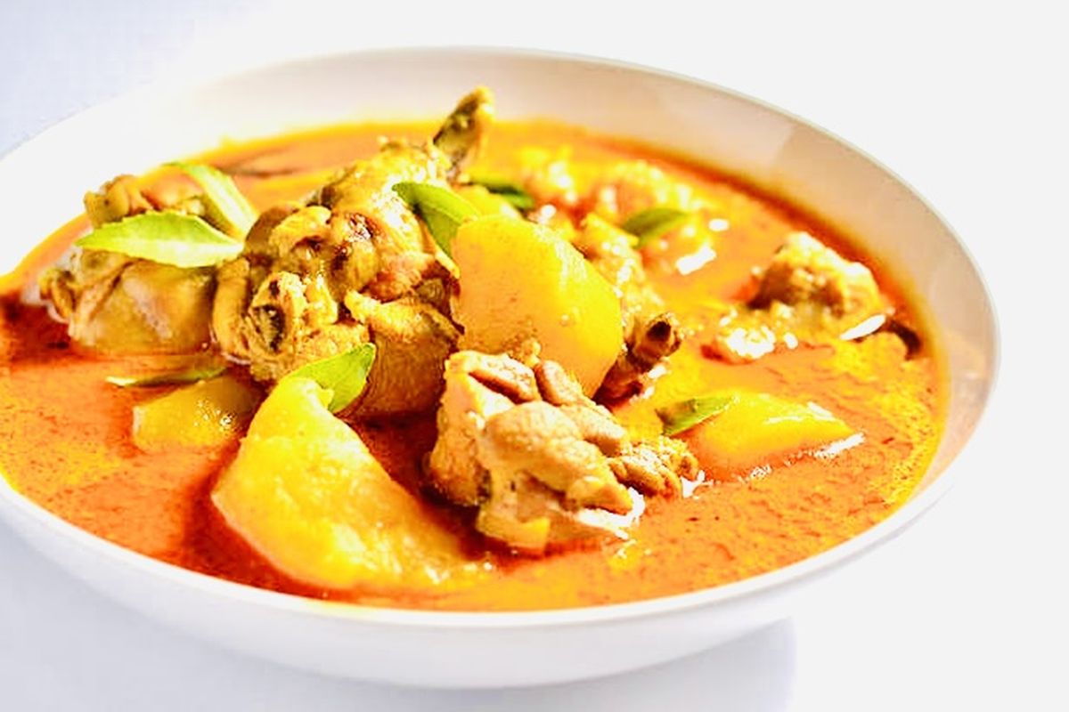 kentang, Menu, stok, lauk, sahur, ayam, Resep Kari Merah Ayam Kentang, Ide Lauk Praktis untuk Menu Sahur, Daftar bahan, Bumbu halus, Bumbu tambahan, Cara membuat kari merah ayam dan kentang