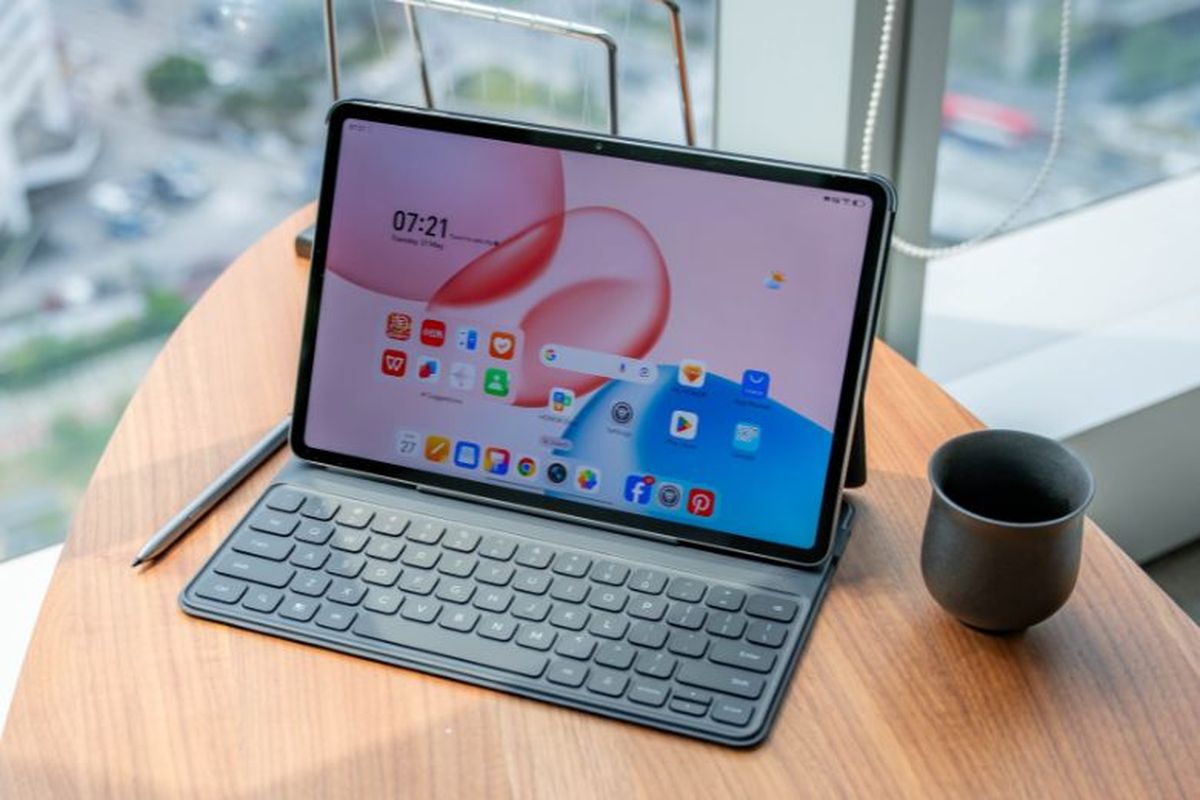 Tablet Honor, Snapdragon 7 Gen 3, MagicOS 9.0, honor indonesia, Honor Pad X9a, Honor Pad 10, honor pad x7, Tablet Serbaguna dengan Fitur AI Canggih Resmi Hadir Indonesia, Ini Spesifikasi dan Harga HONOR Pad 10, Desain tipis nan elegan, Layar tajam dan nyaman di mata, Performa andal dan baterai jumbo, Fitur AI untuk kerja lebih cerdas, Aksesori lengkap, HONOR Pad X9a dan HONOR Pad X7, Harga dan ketersediaan