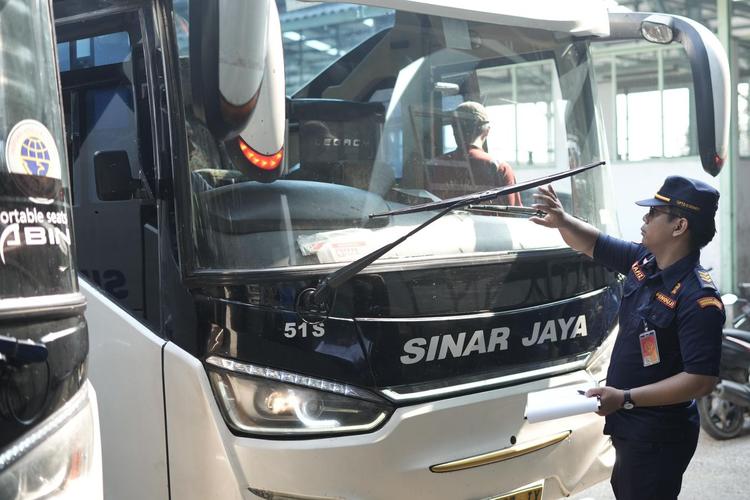 mudik, Kemenhub, stiker, Mitra Darat, Cara Mudah Cek Kelaikan Angkutan Jalan Sebelum Mudik Lebaran