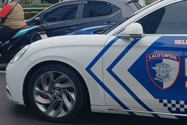 mobil listrik, Ora 07, Ora 03, mobil dinas, Mobil Listrik GWM Ora 07 Jadi Mobil Dinas Kepolisian RI