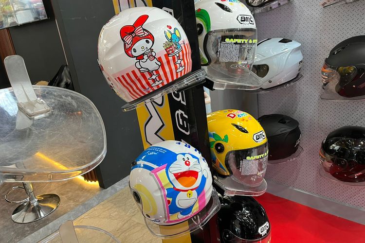 Pameran otomotif, GIIAS 2025, pameran otomotif, helm terjangkau, perlindungan berkendara, Cek Daftar Helm Harga Rp 200.000 di GIIAS 2025