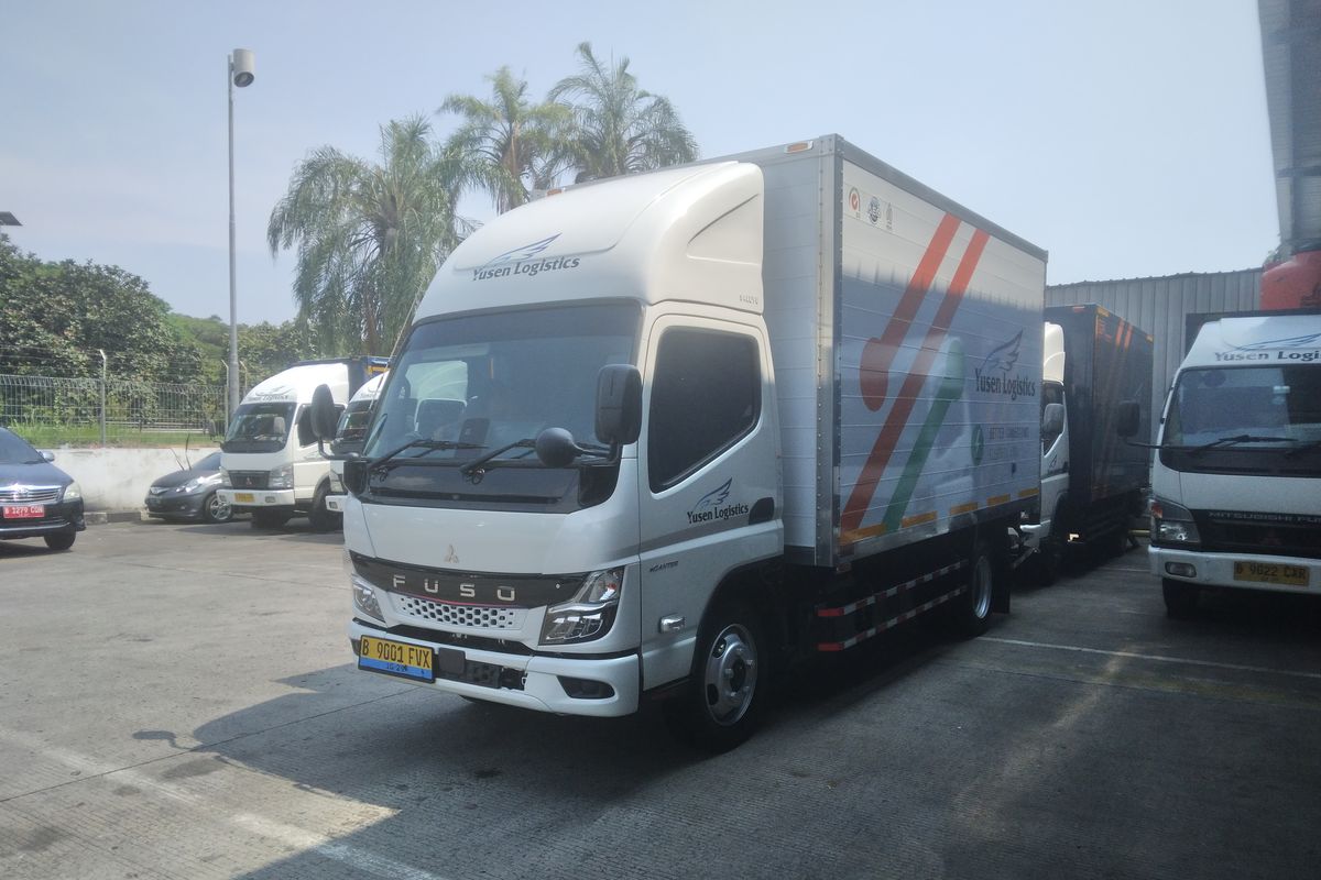 Mitsubishi Fuso eCanter, Yusen Logistics, truk listrik, zero emission, Truk listrik, Yusen Logistics Puas dengan Performa Mitsubishi Fuso eCanter