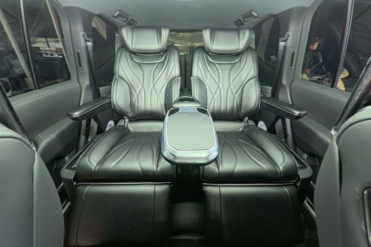 Jok Mobil, pilot seat, pilot seat mobil, Ferrari Jok, Ferrari Jok Cibubur, Tren Pilot Seat 2025: Modifikasi Interior Mobil Jadi Mewah, Apa Itu Pilot Seat?, Daya Tarik Utama, Tren Merambah ke SUV, Investasi untuk Kenyamanan