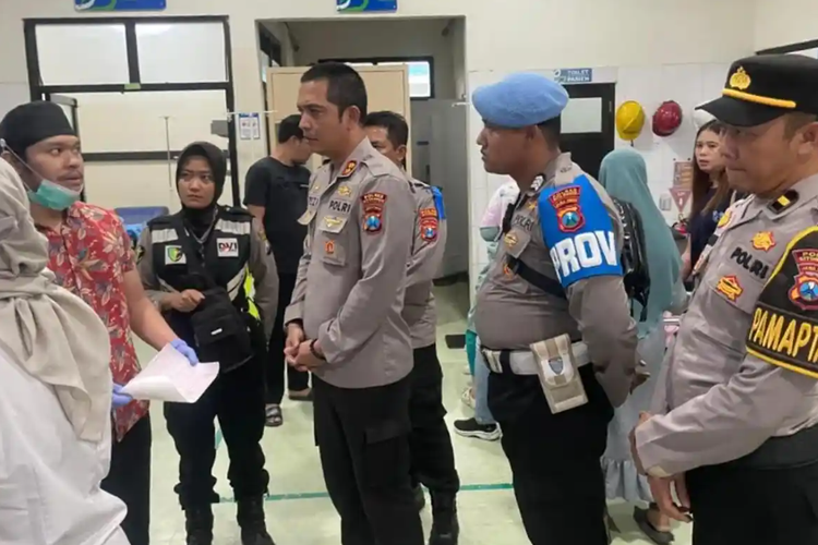 Situbondo, Arjasa, Kapolsek Arjasa, situbondo, kapolsek arjasa, kapolsek arjasa meninggal, kapolsek arjasa meninggal dalam kecelakaan, Kronologi Lengkap Kapolsek Arjasa AKP Kusmiani Tewas dalam Kecelakaan Tunggal di Situbondo, Evakuasi dan Upaya Medis Tidak Berhasil, Kondisi Mobil Ringsek, Dugaan Serangan Jantung Menguat, Profil Kapolsek Arjasa AKP Kusmiani, Kronologi Singkat Kecelakaan