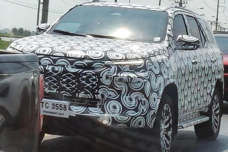 reka gambar, rendering, Fortuner, Toyota, Rendering Wajah dan Desain Toyota Fortuner 2026