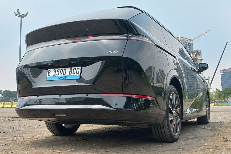 pajak kendaraan, test drive, mobil listrik, insentif mobil listrik, MPV listrik, pajak tahunan, Xpeng X9, Hitung Pajak Tahunan MPV Listrik Xpeng X9