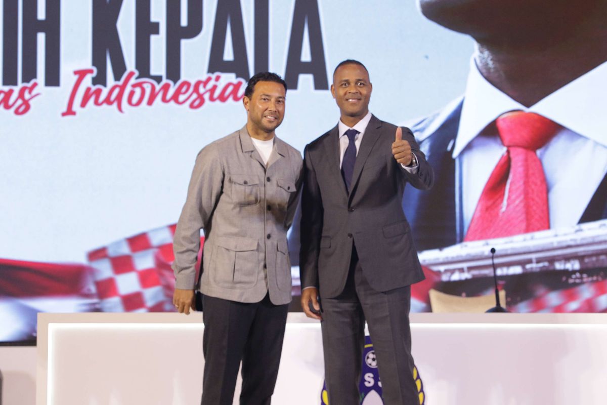 Indonesia, Denny Landzaat, timnas Indonesia, Ajax Amsterdam, Ajax, Kualifikasi Piala Dunia 2026, kualifikasi piala dunia 2026, Timnas Indonesia, Denny Landzaat Tolak Ajax, Pilih Setia kepada Timnas Indonesia
