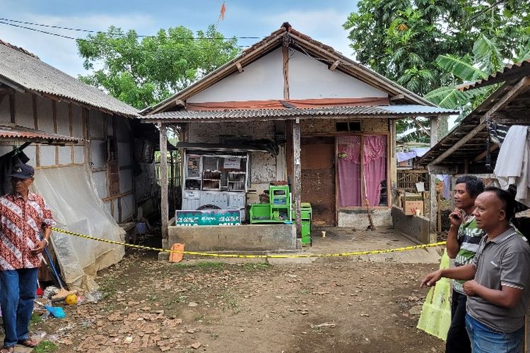 Cilacap, 5 Fakta Pembunuhan Balita dalam Karung di Cilacap, Pelaku Ternyata Tetangga Dekat, 1. Kronologi Hilangnya Korban: Berawal dari Pamit Beli Es, 2. Jasad Ditemukan dalam Karung di Dekat Kandang Burung, 3. Pelaku Tetangga Sendiri dan Berpura-pura Ikut Mencari, 4. Motif Nafsu Akibat Kecanduan Film Porno, 5. Pembunuhan Sadis dan Tindakan Asusila