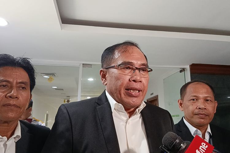 Subhan Palal, PN Jakarta Pusat, PTUN, Kilas Balik Gugatan Pendidikan SMA Gibran: Proses Panjang Berujung Putusan Sela, Gugatan Diajukan ke PN Jakarta Pusat pada Agustus 2025, Subhan Palal Persoalkan Syarat Pendidikan SMA, Subhan Palal Akui Pernah Menggugat ke PTUN, Subhan Palal Bantah Ada Motif Politik, Mediasi Gagal dan Sidang Berulang, Kubu Gibran Bantah Seluruh Gugatan, Gugatan Kandas di Putusan Sela, Reaksi Penggugat atas Keputusan PN Jakpus, Pengacara Wapres Gibran Hormati Keputusan PN Jakpus