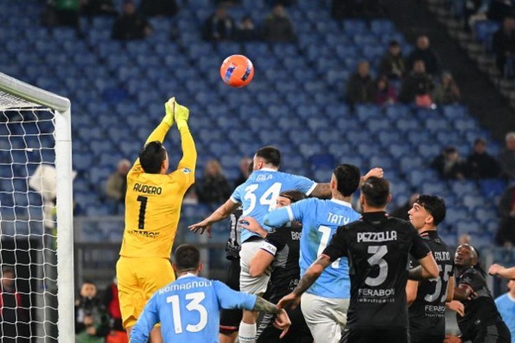 AC Milan, Liga Italia, Napoli, Emil Audero, Jadwal Liga Italia Pekan ke-17: Ada Milan Vs Verona dan Atalanta Vs Inter
